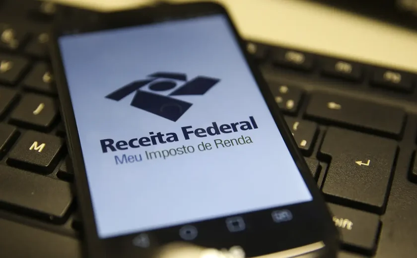 Receita Federal notifica mais de 3 mil empresas para regularização de PIS/Cofins