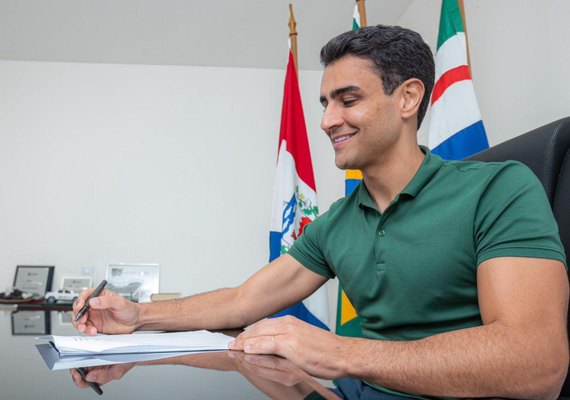 Superior à inflação: JHC anuncia reajuste salarial para servidores municipais efetivos