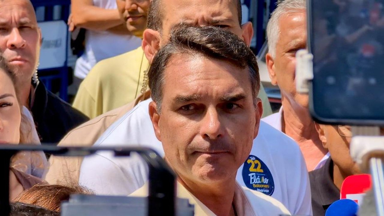 PF pede ao STF inquérito sobre Flávio em investigação ligada a advogado do INSS, diz mídia