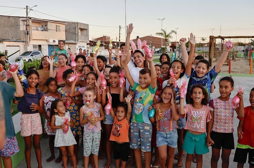 Crianças de São José da Laje participam da ‘Caravana Doce’ e recebem chocolates
