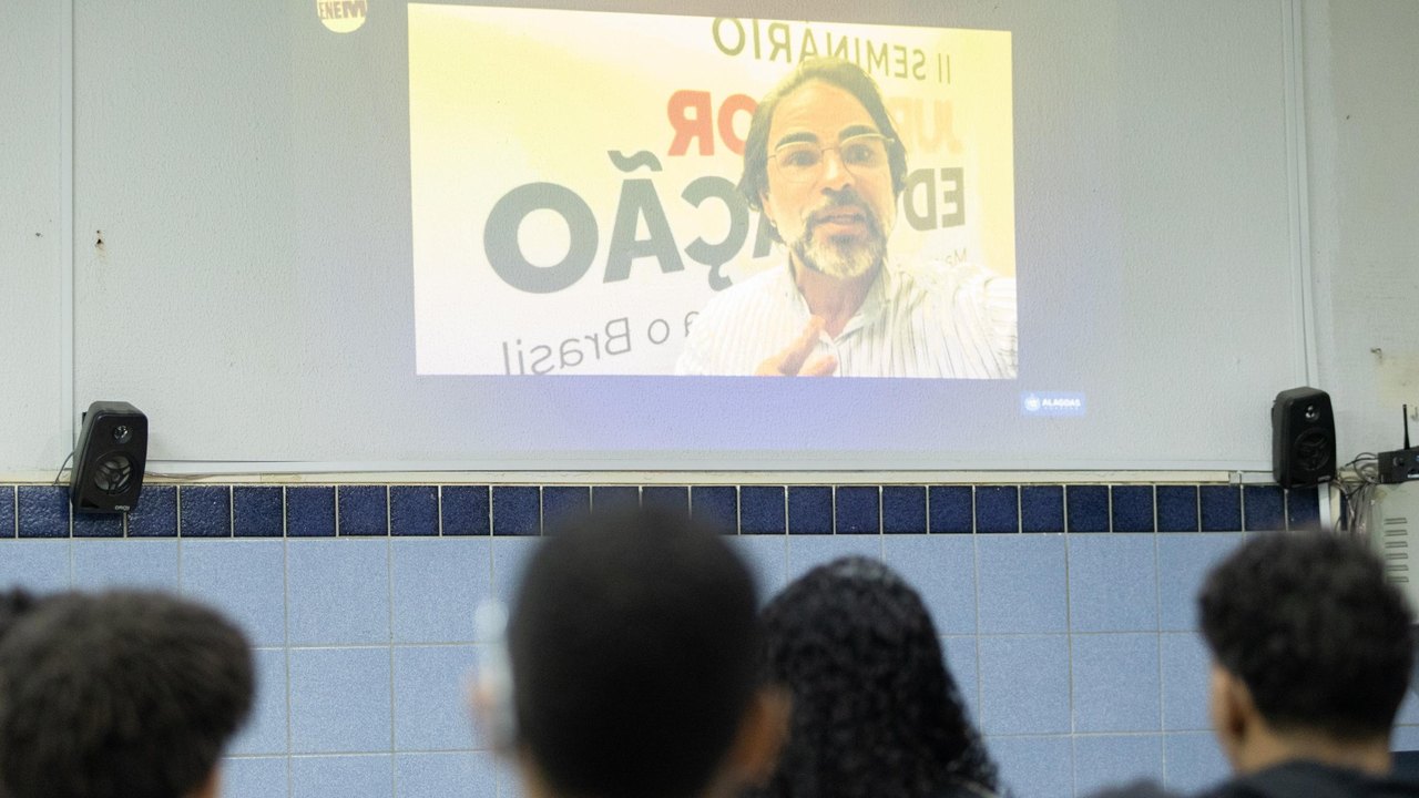 Secretaria de Educação realiza live do Foca o Enem para orientar estudantes sobre isenção