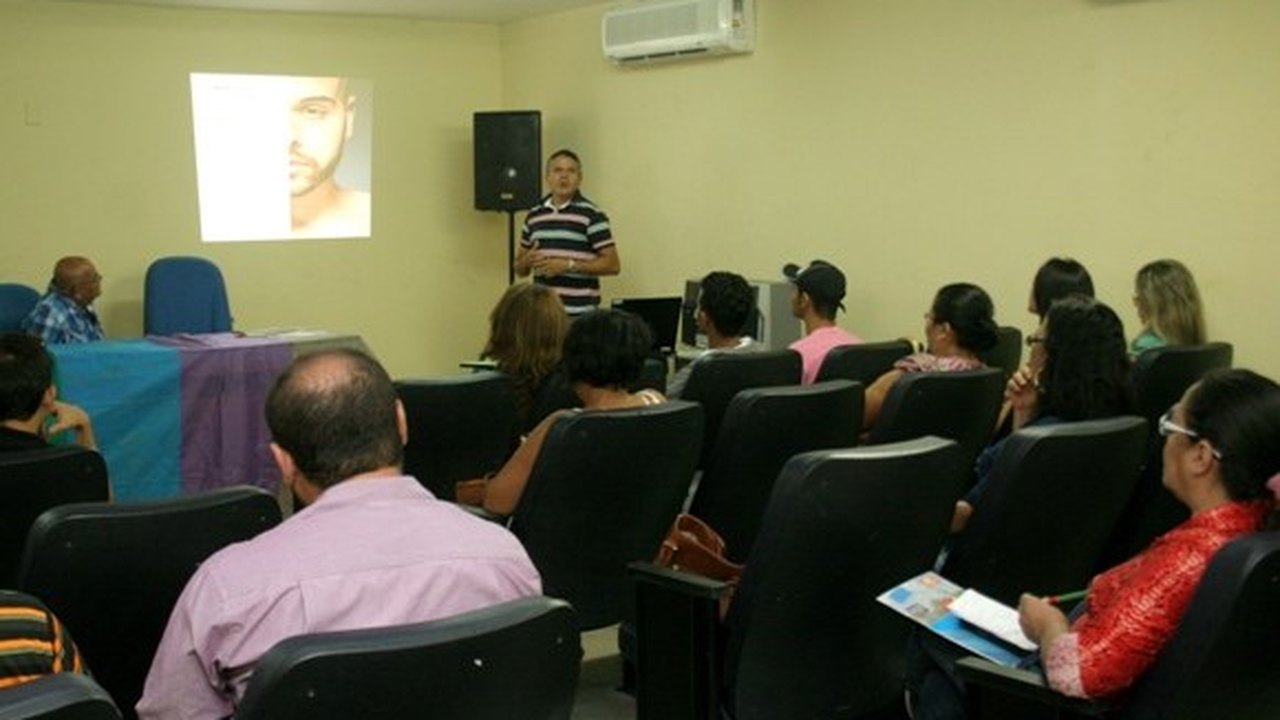 Encontro discute ações para o combate à homofobia no ambiente escolar