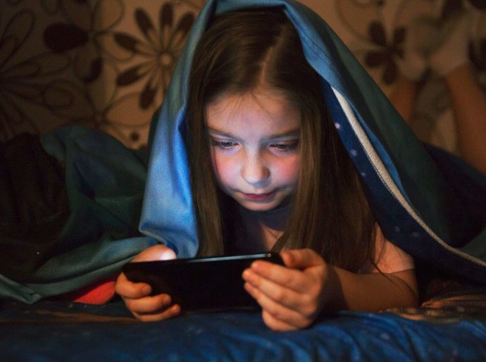 Uso excessivo de telas impactam o desenvolvimento infantil
