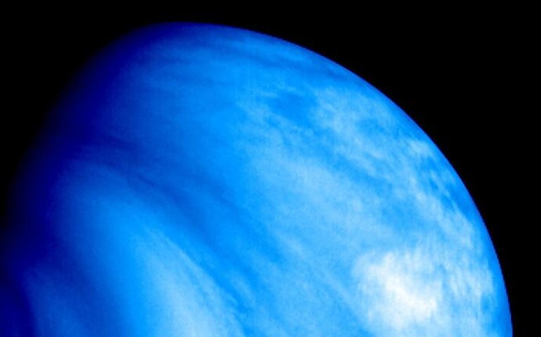 Nova análise revela água nas nuvens de Vênus e reacende debate sobre vida extraterrestre