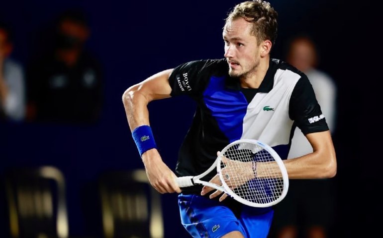 Medvedev garante topo do ranking e encara Cameron Norrie na final de Los Cabos