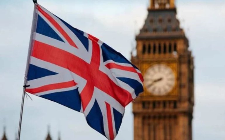 PMI de serviços do Reino Unido cai a 52,9 em março, mas supera prévia