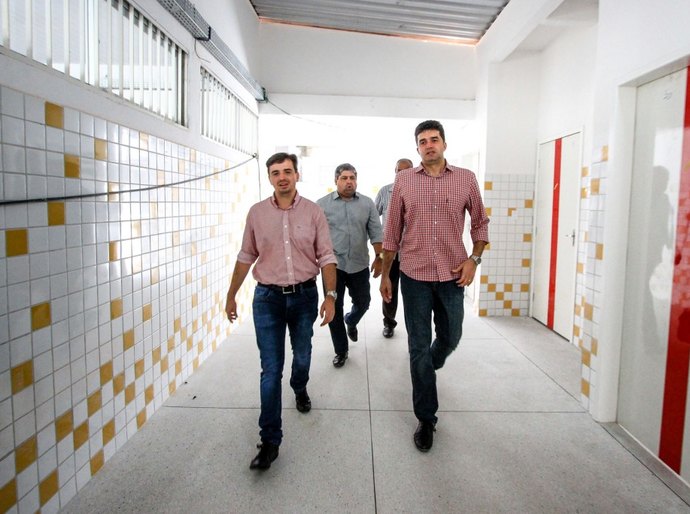 Rui vistoria reforma da Escola Pompeu Sarmento