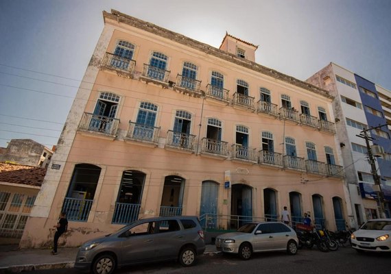Biblioteca Pública Graciliano Ramos divulga programação de lançamentos literários de agosto