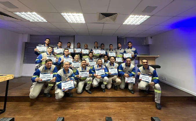 Certificação ocorreu na manhã desta sexta-feira (13), na sede da Distribuidora em Maceió, reunindo familiares dos formandos, amigos e autoridades