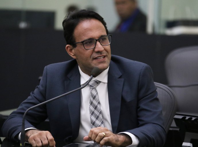 Projeto obriga instituições financeiras a emitirem produtos na linguagem braile