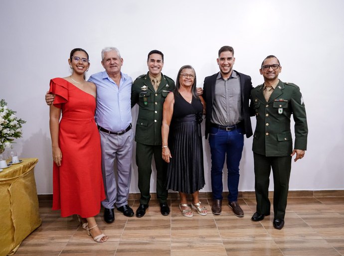 Prefeita Luisa Júlia prestigia solenidade do Tiro de Guerra e toma posse como diretora da instituição
