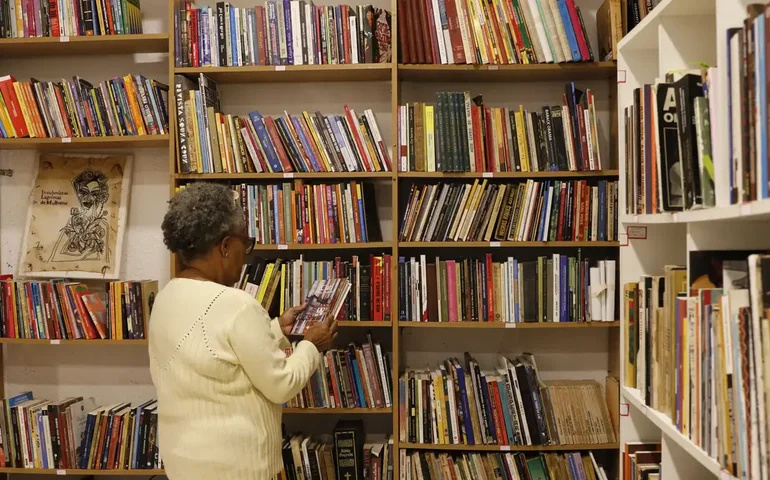 O que significa ser escritor hoje no País? Censura, fama, 'lugar de fala' e mais de um emprego