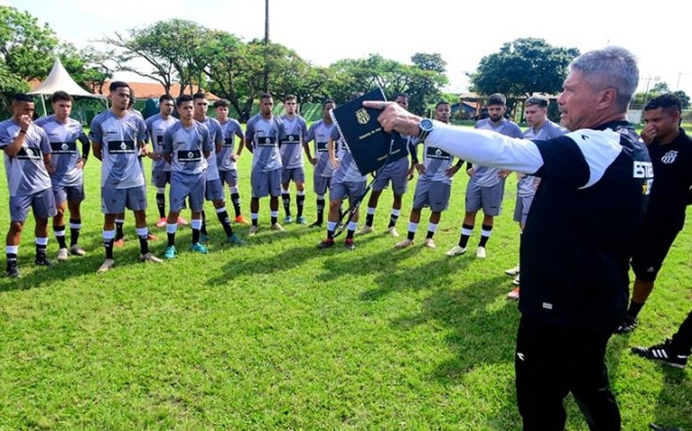 Ponte Preta supera previsão de presidente e já soma 15 reforços para o Paulistão