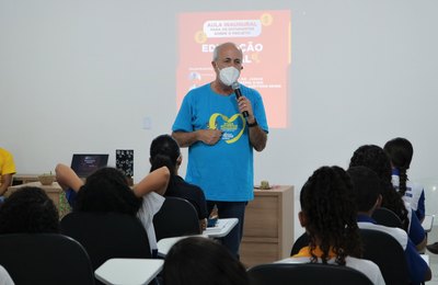 Sefaz participa de aula inaugural sobre projeto de Educação Fiscal para alunos da rede pública em Campo Alegre