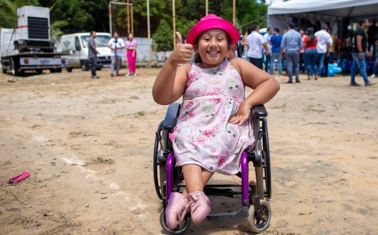 Alunos renovam a esperança por acesso à prática esportiva com a construção de novos ginásios