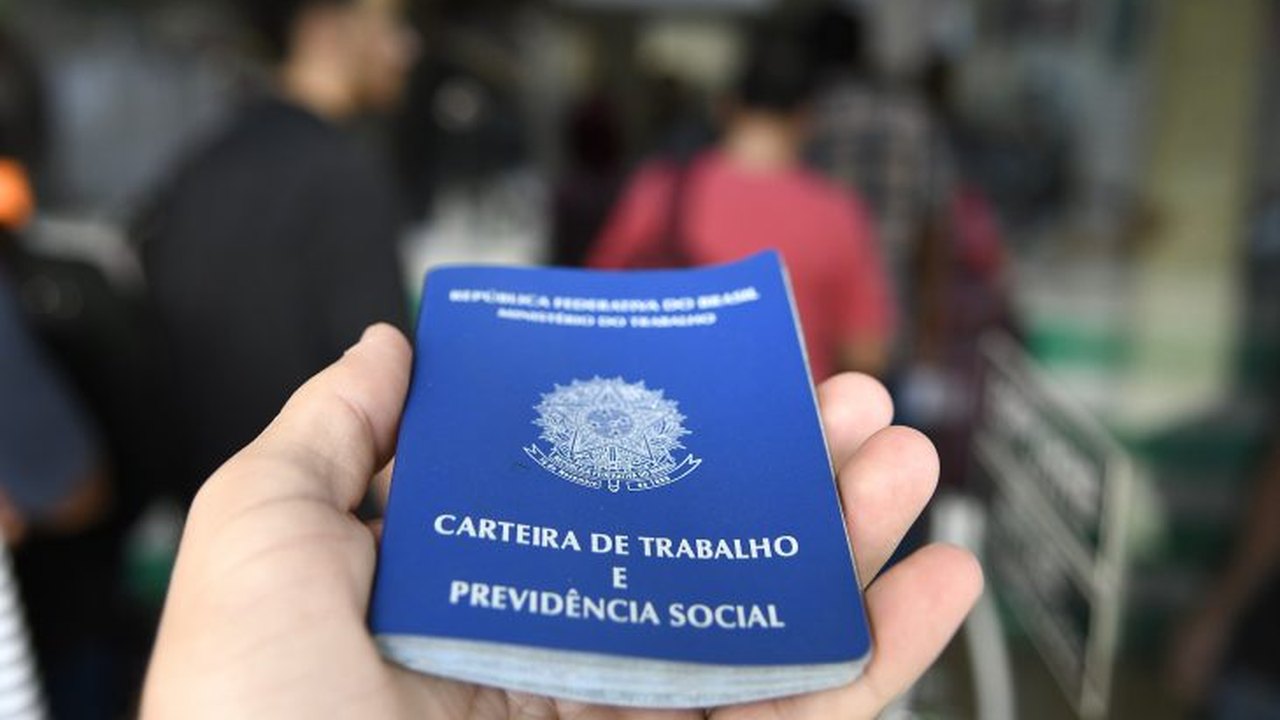 Caged: 4 dos 5 grandes grupamentos de atividade econômica tiveram saldo positivo em julho
