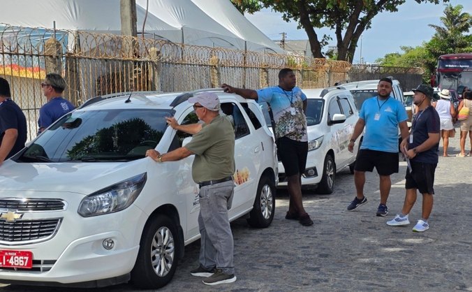 Categoria comemora aumento das corridas e os ganhos extras quando os navios de passageiros atracam na capital