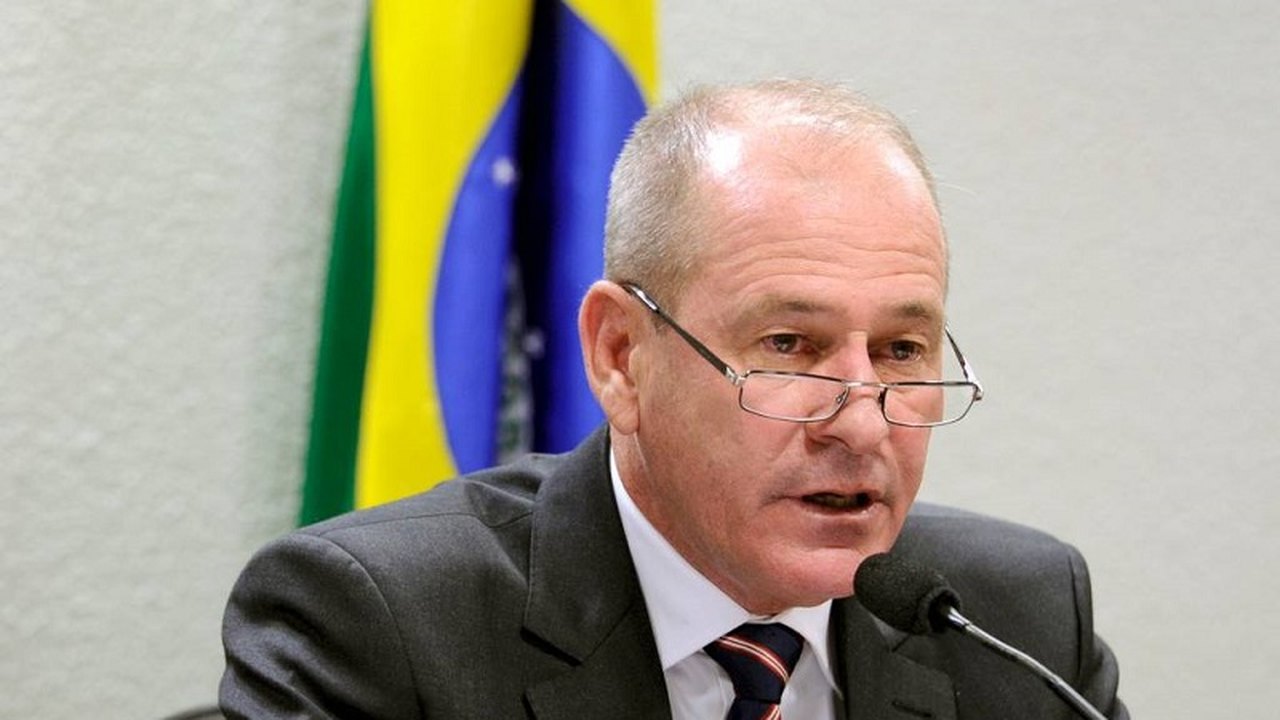 Contrariado com volta de ataques às urnas, general desiste de cargo no TSE
