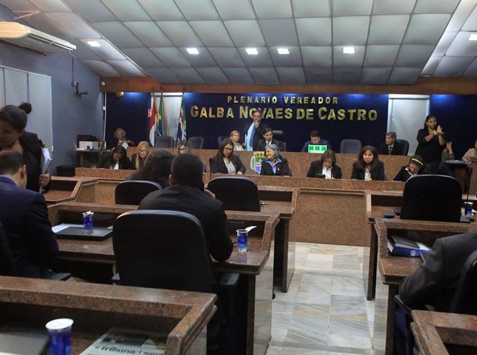 Câmara de Maceió aprova programa que orienta mães sobre adoção