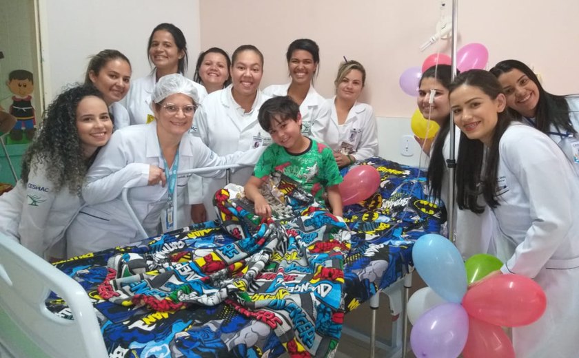 Hospital Santa Rita recebe alunos do Cesmac para ação alusiva ao Dia das Crianças
