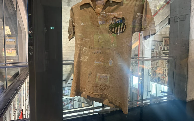 Museu do Futebol exibe camisas históricas inéditas a partir desta semana