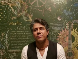 Após trajetória com grandes nomes, Luce Diolivera lança single autoral e inicia nova fase