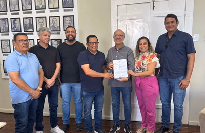 Prefeito Ronaldo Lopes assina ordens de serviço para pavimentação e drenagem de ruas na zona rural de Penedo