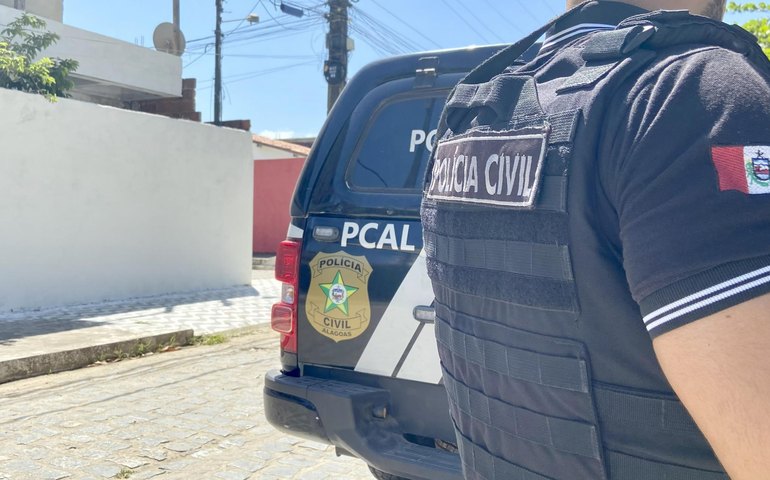 Adolescente é espancado por populares após furto a loja e tem bens recuperados em Arapiraca