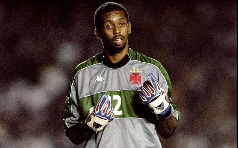 Ex-Vasco, Helton tem carro furtado em Portugal e ironiza: ‘Obrigado, senhor cidadão do bem’