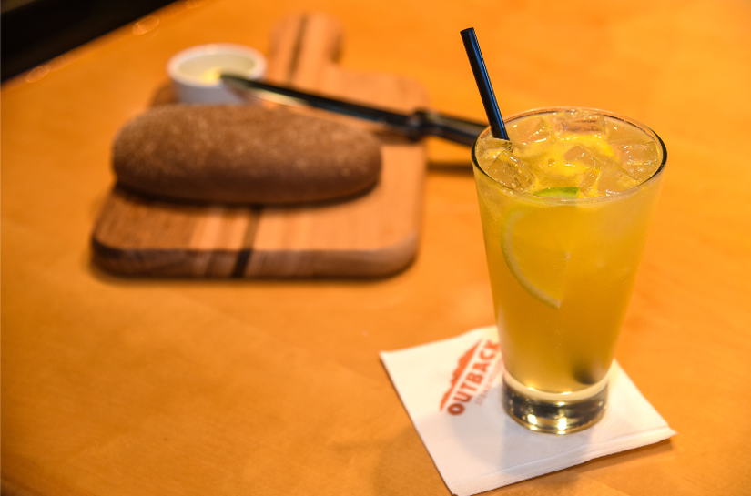 Outback prorroga promoção do drink que dá desconto no táxi