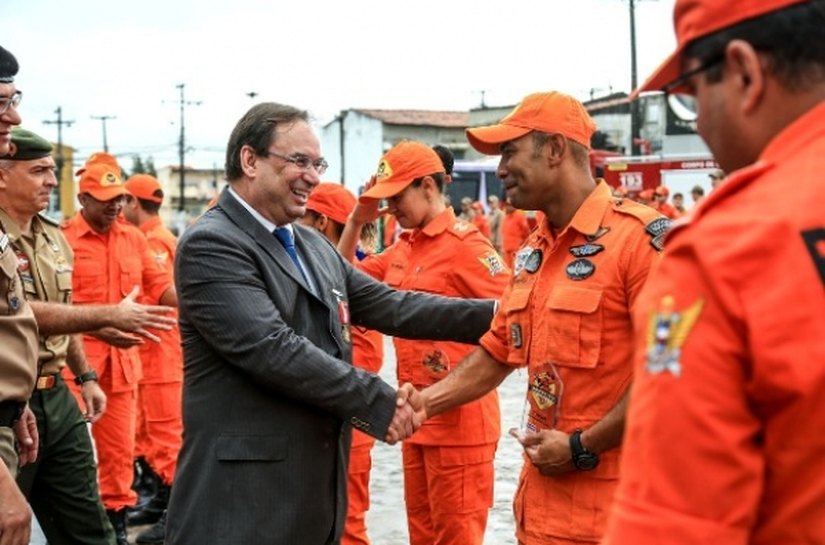 Estado enaltece trabalho de heroísmo e solidariedade dos bombeiros