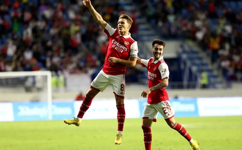 Arsenal vence Milan, por 2 a 1, em amistoso disputado nos Emirados Árabes