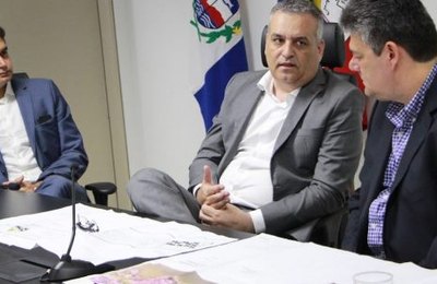 Ministério Público recebe prefeito e secretário para explanarem revitalização no Vergel do Lago