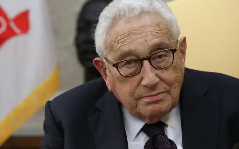 Grande estrategista? Criminoso de guerra? Legado de Kissinger reflete as contradições da diplomacia dos EUA