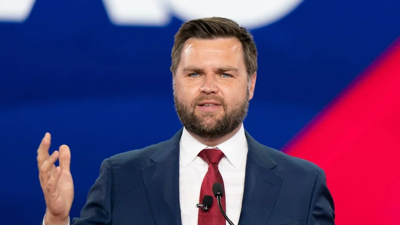 Candidato a vice de Trump diz que Kamala Harris é responsável por 'fracassos de Biden'