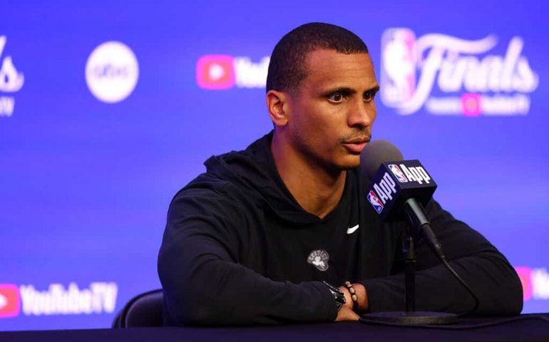 Torcedores resgatam 'ajuda' de Guardiola a Joe Mazzulla, técnico campeão da NBA com os Celtics: 'Como mover os jogadores'