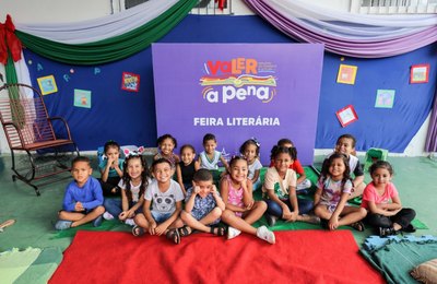 Projeto VaLER a Pena, da Prefeitura de Maceió, entrega mais de 200 mil livros e transforma hábitos de alunos