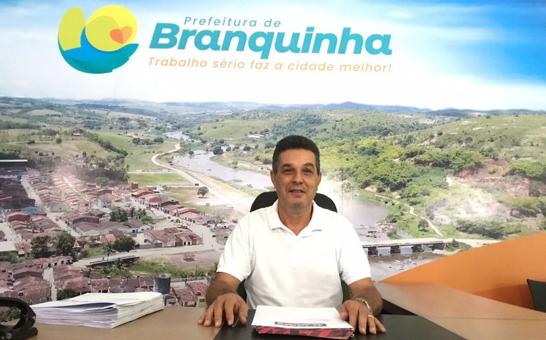 Prefeitura de Branquinha antecipa 13º salário de servidores