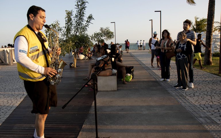  Ronda no Bairro realiza apresentações semanais da Banda de Música 