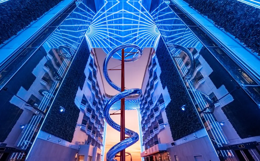 Navio inaugurado em Catar tem maior escorregador de embarcações do mundo