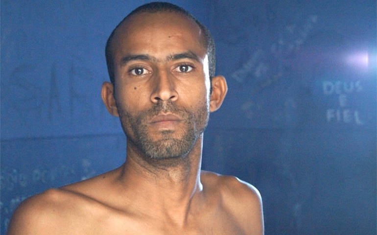 Homem é preso com carro roubado
