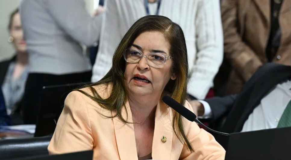 Em pronunciamento, à bancada, senadora Dra. Eudócia (PSDB-AL). - Foto: Geraldo Magela/Agência Senado