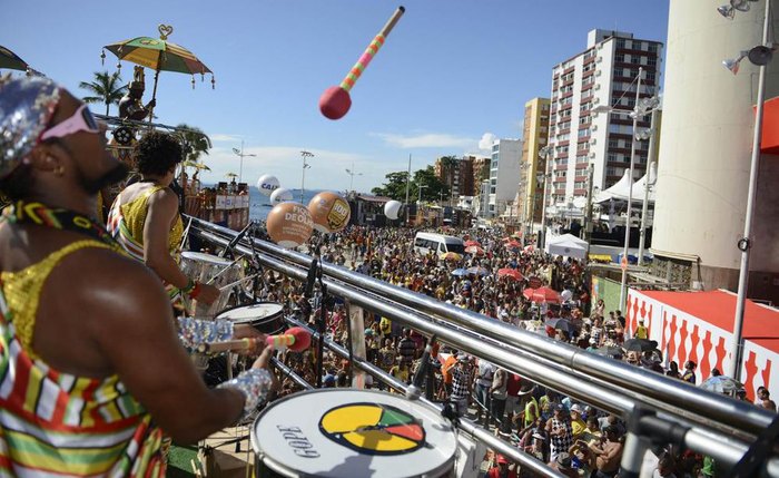 Liberação do carnaval em 2022 é pauta de discussão no país