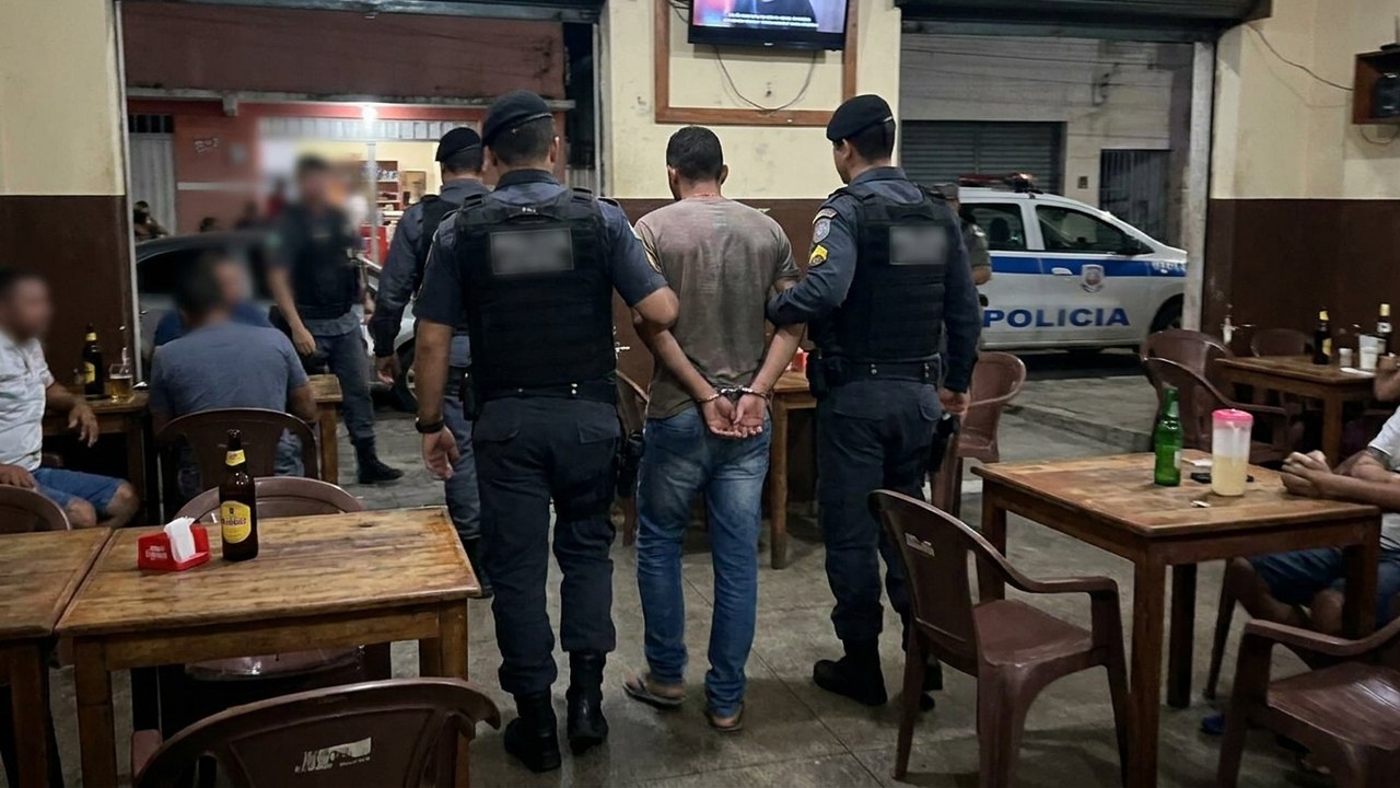 Homem é preso em bar após descumprir medida protetiva em Arapiraca