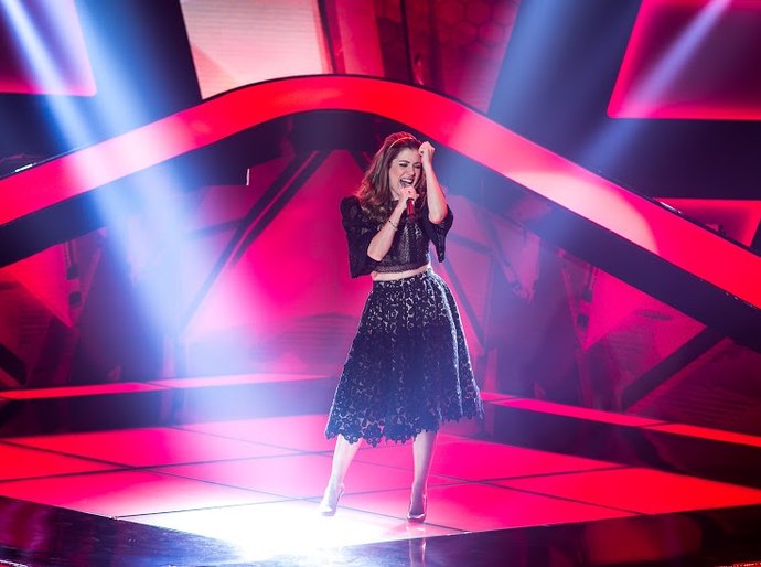 Millane Hora faz show romântico para o Dia dos Namorados