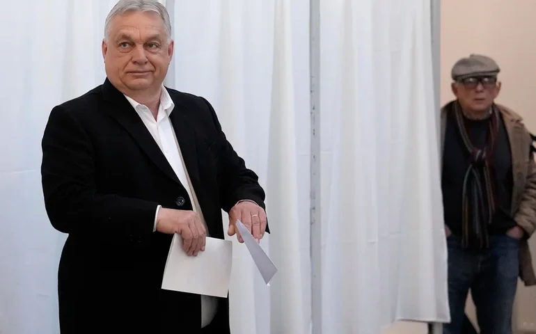 Urnas fecham na Hungria com participação recorde; projeções indicam derrota de Orbán