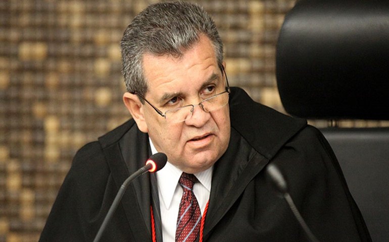 Washington Luiz aplica medidas restritivas contra Padre Eraldo, mas indefere pedido de prisão