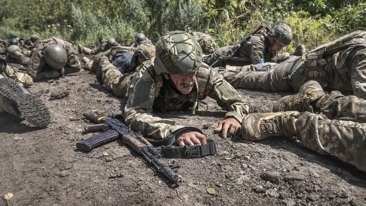 Veja a história dos recrutas sem formação militar enviados pela Ucrânia para o front