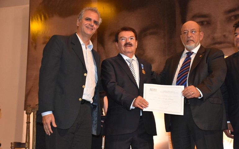Fiea entrega Medalha do Mérito Industrial Gustavo Paiva ao empresário José Alexandre