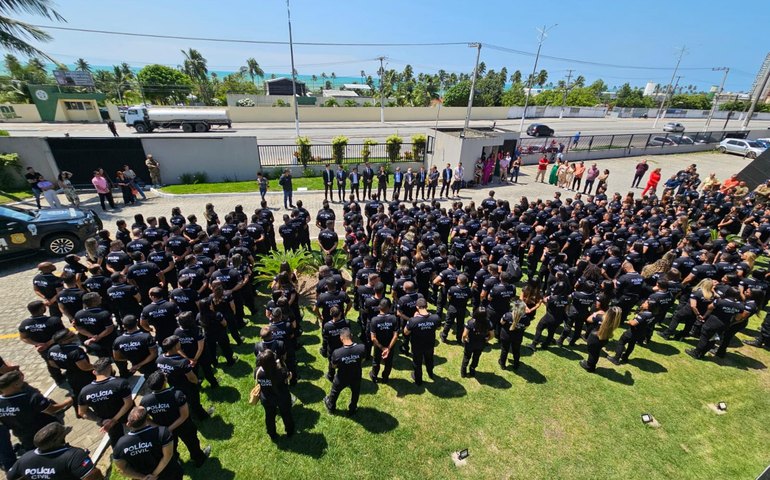 Polícia Civil de Alagoas empossa 300 novos agentes e escrivães